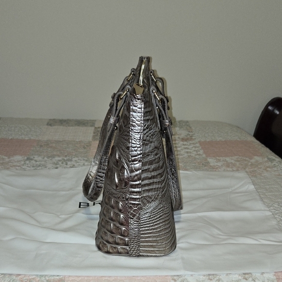 BRAHMIN Asher Tote In Silver Lining Melbourne. Like New. - Picture 8 of 13